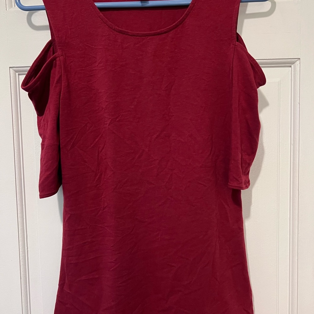 Express cold shoulder top - Picture 2 of 4